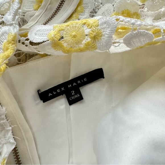 Alex Marie White Yellow Floral Shirt Sleeves Midi Dress Women’s Size 2 - Picture 8 of 9